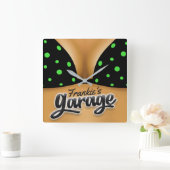Personalized NAME Bikini Babe Girl Man Cave Garage Quadratische Wanduhr (Zuhause)