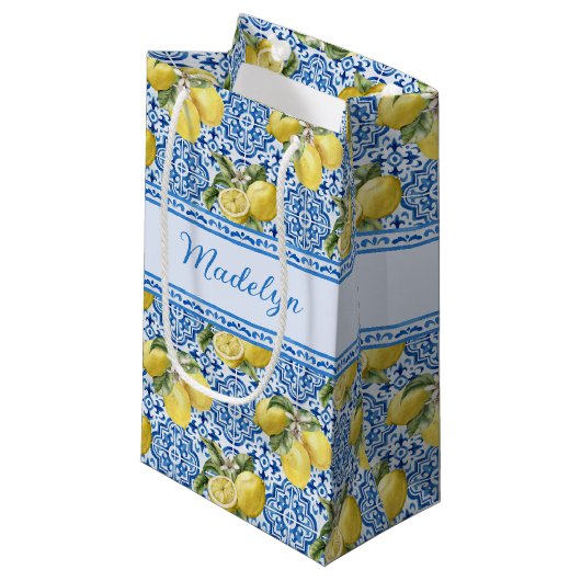 Personalized Name Blue Tile Mediterranean Lemon Kleine Geschenktüte (Vorderseite Schrägansicht)