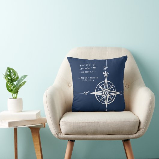 Personalized Nautical Coordinates & Compass Rose Kissen (Stuhl )