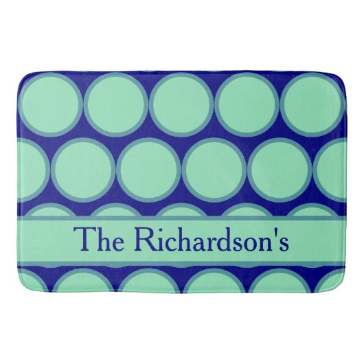Personalized Navy Mint Polka Dot Pattern Modern  Badematte (Vorderseite)
