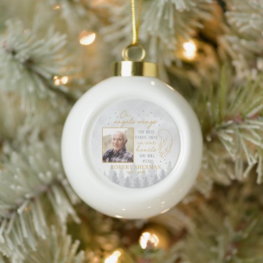 Personalized On Angels Wings Photo Ornament (Baum)