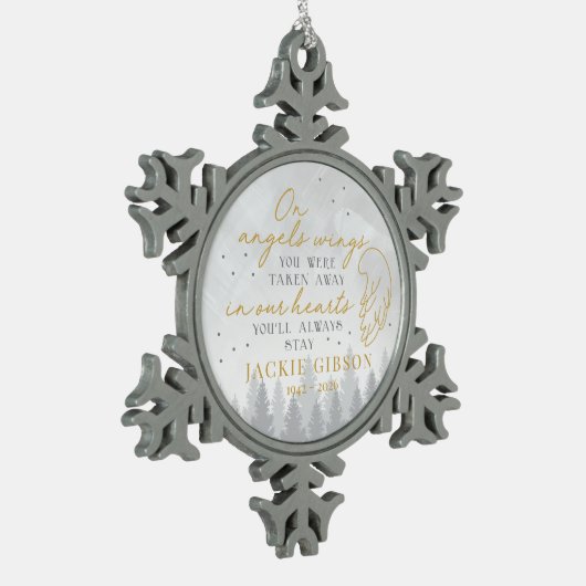 Personalized On Angels Wings Schneeflocken Zinn-Ornament (Links)