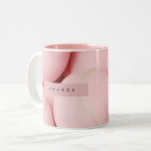 Personalized Pastel Chic Pink Tennis Ball  Zweifarbige Tasse (Vorderseite Links)