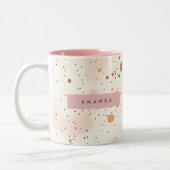 Personalized Pastel Confetti Dot Style Zweifarbige Tasse (Links)