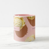 Personalized Pastel Lemon Cream Bliss Zweifarbige Tasse (Mittel)