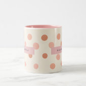Personalized Pastel Peach & Blush Polka Dot Zweifarbige Tasse (Mittel)