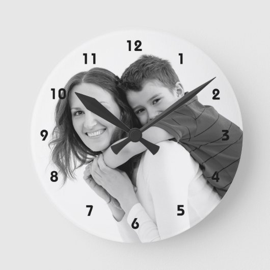 Personalized photo wall clock. Make your own! Runde Wanduhr (Vorderseite)