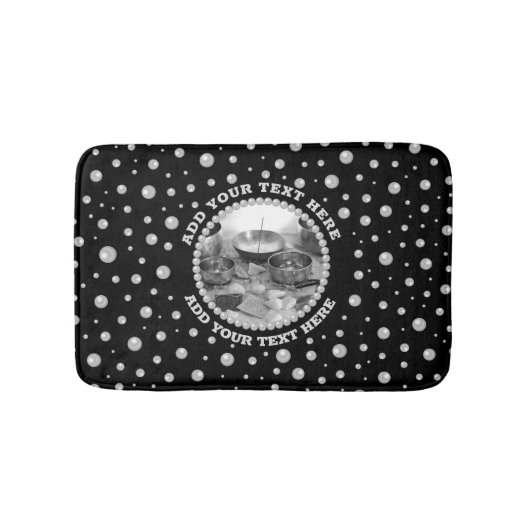 Personalized Photo with Pearls Circle on Black Badematte (Vorderseite)