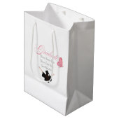 Personalized Pink Graduate Gift, Custom Name  Mittlere Geschenktüte (Vorderseite Schrägansicht)