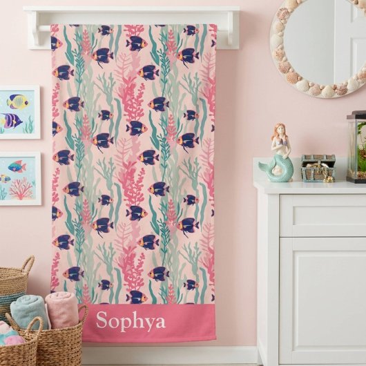 Personalized Pink Tropical Fish Badehandtuch