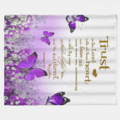 Personalized Purple Butterfly Proverbs 3:5-6 Relig Fleecedecke (Vorderseite (Horizontal))