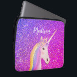 Personalized Purple Pink Glitter Unicorn Laptopschutzhülle<br><div class="desc">Personalized Purple Pink Glitter Unicorn laptop sleeve makes a cute gift idea for a unicorn lover It is designed with hat Rainbow-Falschglitter-Background. A pretty white unicorn face is front center and she has pastel rainbow hair and flowers on top of head. Personalized with name in white script lettering across the...</div>