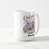 Personalized "Queen of the Camper" Glamping Kaffeetasse (VorderseiteRechts)