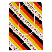 Personalized Red Name Germany Flag Tiled Mittlere Geschenktüte (Rückseite)