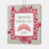 Personalized Ruby Red Tiara & Butterflies Keramikornament (Links)