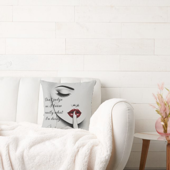 Personalized Sassy Quote Red Lips Beauty Glam Chic Kissen (Liege)