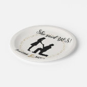Personalized She said Yes Engagement Plate  Pappteller (Schrägansicht)