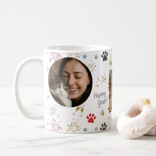 Personalized Three-Photo New Year's Pet Paw Print Kaffeetasse (Mit Donut)