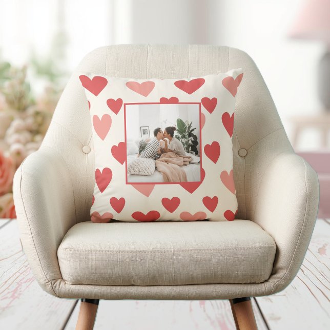 Personalized Valentine Photo Heart Throw Pillow Kissen (Von Creator hochgeladen)