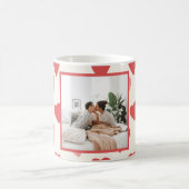 Personalized Valentine Photo Mug with Red Hearts Kaffeetasse (Mittel)