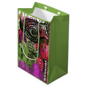 Personalized Vibrant Abstract Mixed Media Art  Mittlere Geschenktüte (Vorderseite Schrägansicht)