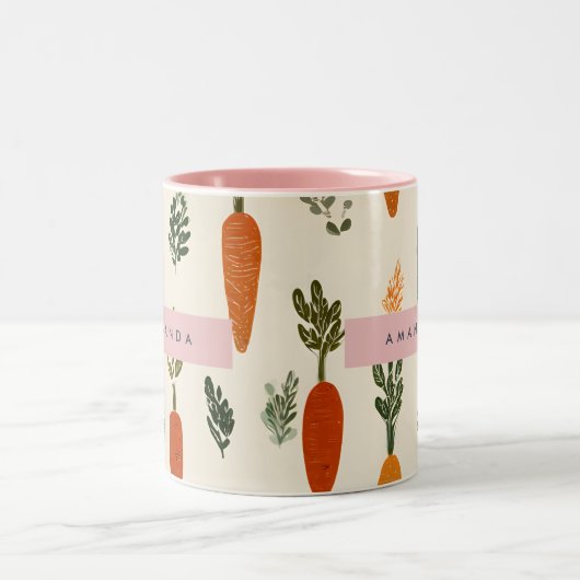 Personalized Whimsical Carrot Patch Rustic Zweifarbige Tasse (Mittel)
