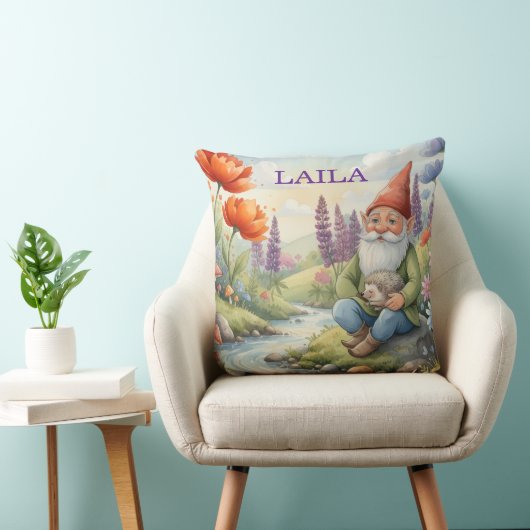 Personalized whimsical gnome flowers pillow kissen (Stuhl )