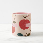 Personalized Whimsical Red Apple Harvest Zweifarbige Tasse (Mittel)