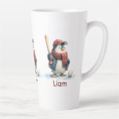 Personalized Winter Penguin Baseball Kid Milchtasse (Rechts)