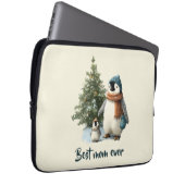 Personalized Winter Penguin “Best Mom Ever” Laptopschutzhülle (Vorne Rechts)