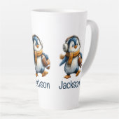 Personalized Winter Penguin Football Kid Milchtasse (Rechte Ecke)