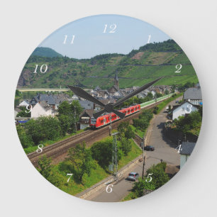 Personenzug in Neef Große Wanduhr