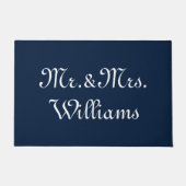 Personize Couple's Nachname, Mr. & Mrs. navy blue Fußmatte (Vorderseite)