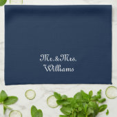 Personize Couple's Nachname Mr. & Mrs. navy blue Geschirrtuch (Gefaltet)