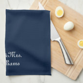 Personize Couple's Nachname Mr. & Mrs. navy blue Geschirrtuch (Viertel Falte)