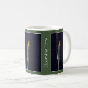 Persönliche Schönheit im eleganten Blumenfoto Kaffeetasse