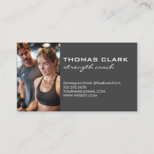 Persönlicher Trainer mit Kunde im Fitnessstudio Visitenkarte