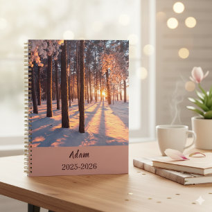 Persönlicher Wald Sonnenaufgang im Winter Jahrespl Planer