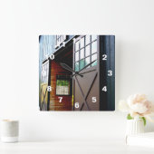 Perspektive der Barenttür Quadratische Wanduhr (Zuhause)