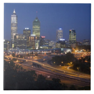 Perth, Australien. Blick auf die Innenstadt von Pe Fliese