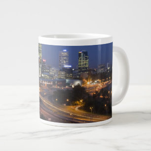 Perth, Australien. Blick auf die Innenstadt von Pe Jumbo-Tasse