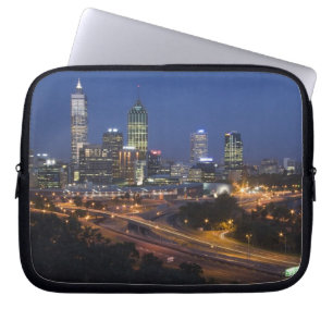 Perth, Australien. Blick auf die Innenstadt von Pe Laptopschutzhülle