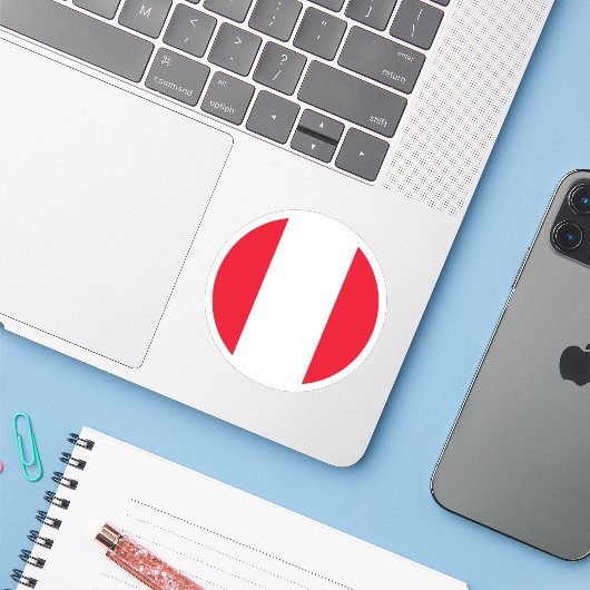 Peru Flag Round Sticker (Laptop mit iPhone)