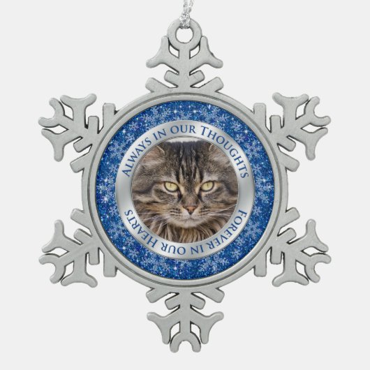 Pet Cat Memorial Foto Weihnachten Blau Silber Schneeflocken Zinn-Ornament (Vorderseite)