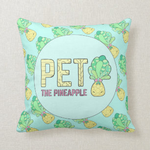 Pet die Ananas - niedliches quadratisches Kissen! Kissen