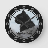 Pet Foto Black Cat Name Paw Print Wall Clock Runde Wanduhr (Vorderseite)