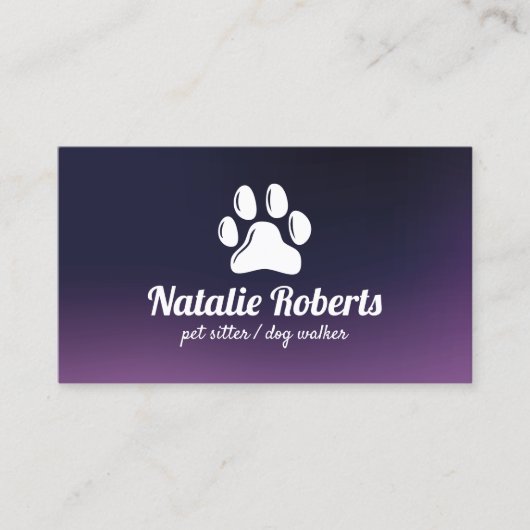 Pet Sitter Dog Walker Niedlich Paw Logo Lila Visitenkarte (Vorderseite)