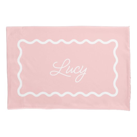 Petal Pink Wavy Scallop Frame Monogram Kissenbezug (Vorderseite)