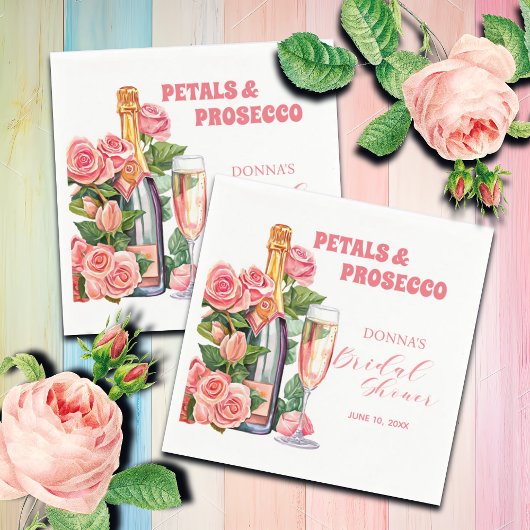 Petalen und Prosecco Flaschen und Rose Brautparty Serviette