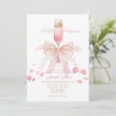 Petals and Prosecco Blush Bow Petals Bridal Shower Einladung (Stehend Vorderseite)